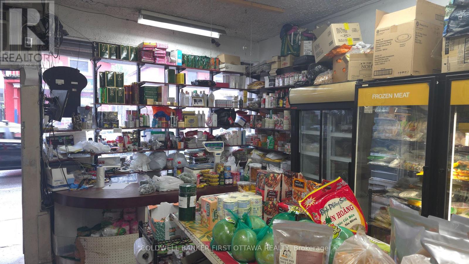 777 Somerset Street W Property Photo 2