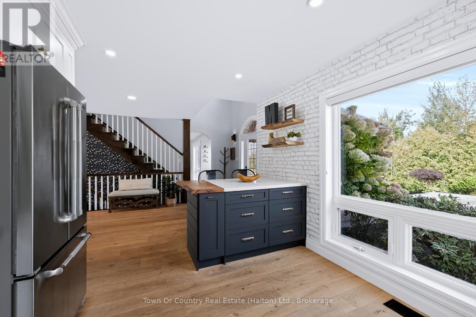 5540 8th Line Property Photo 11