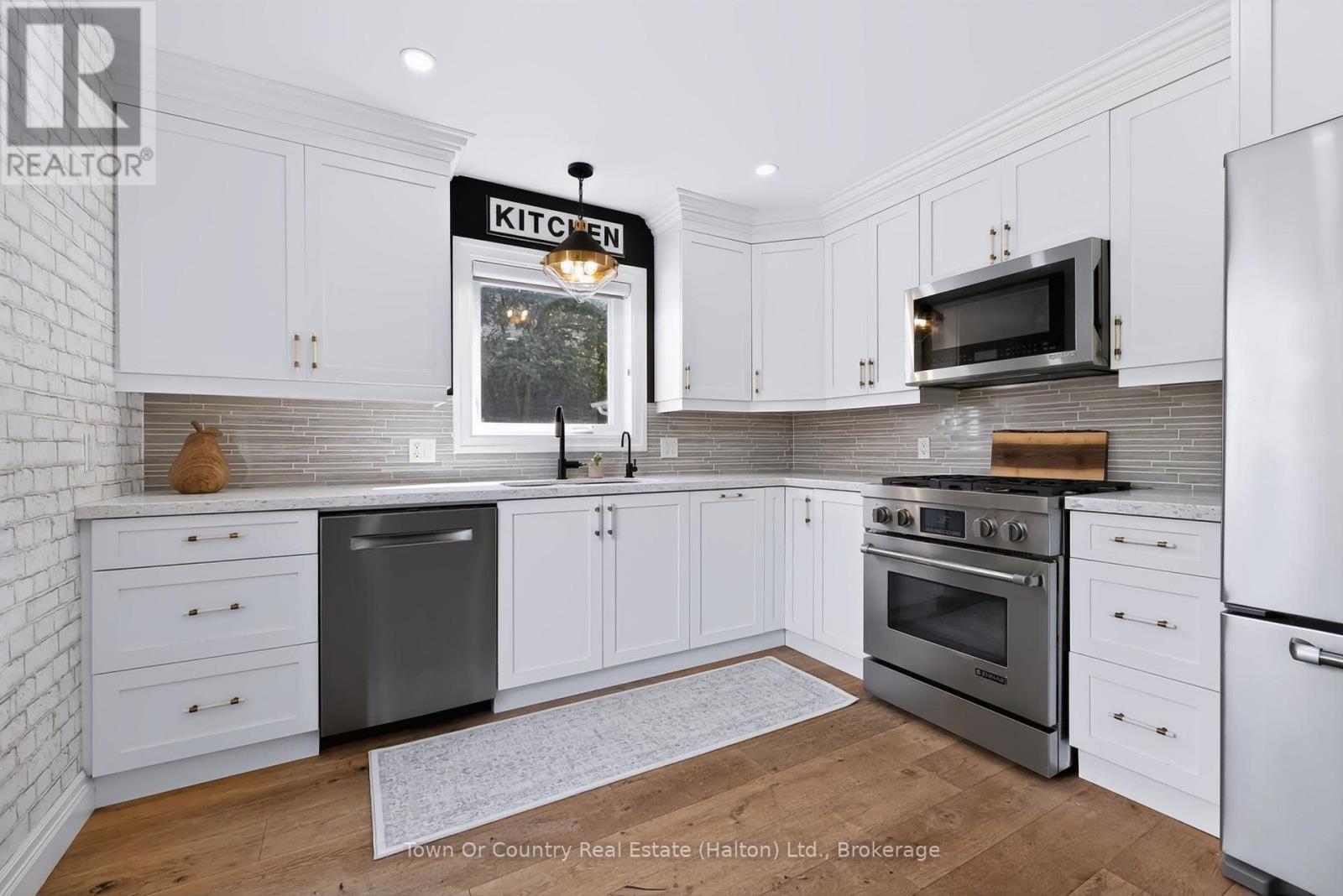 5540 8th Line Property Photo 14