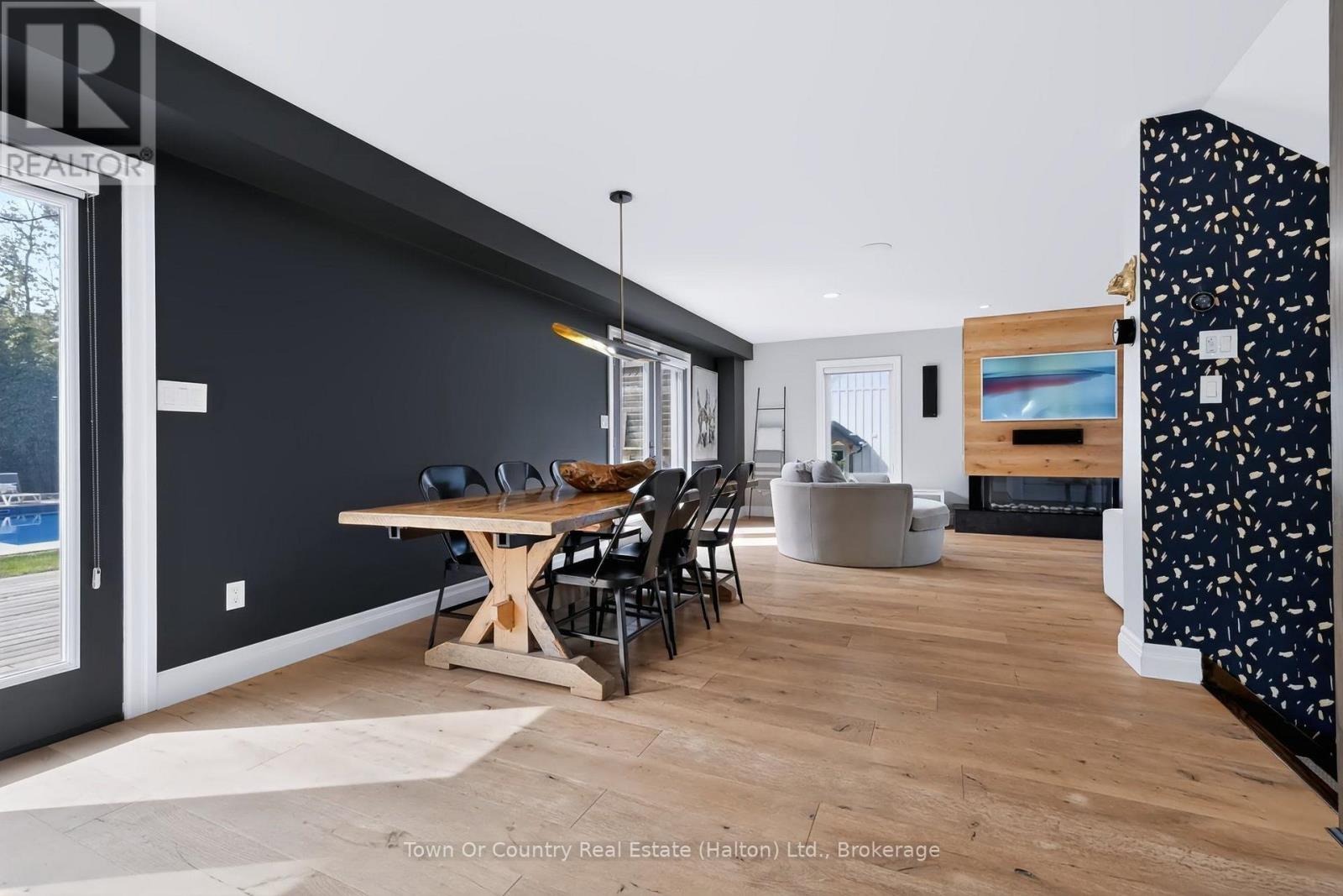 5540 8th Line Property Photo 15