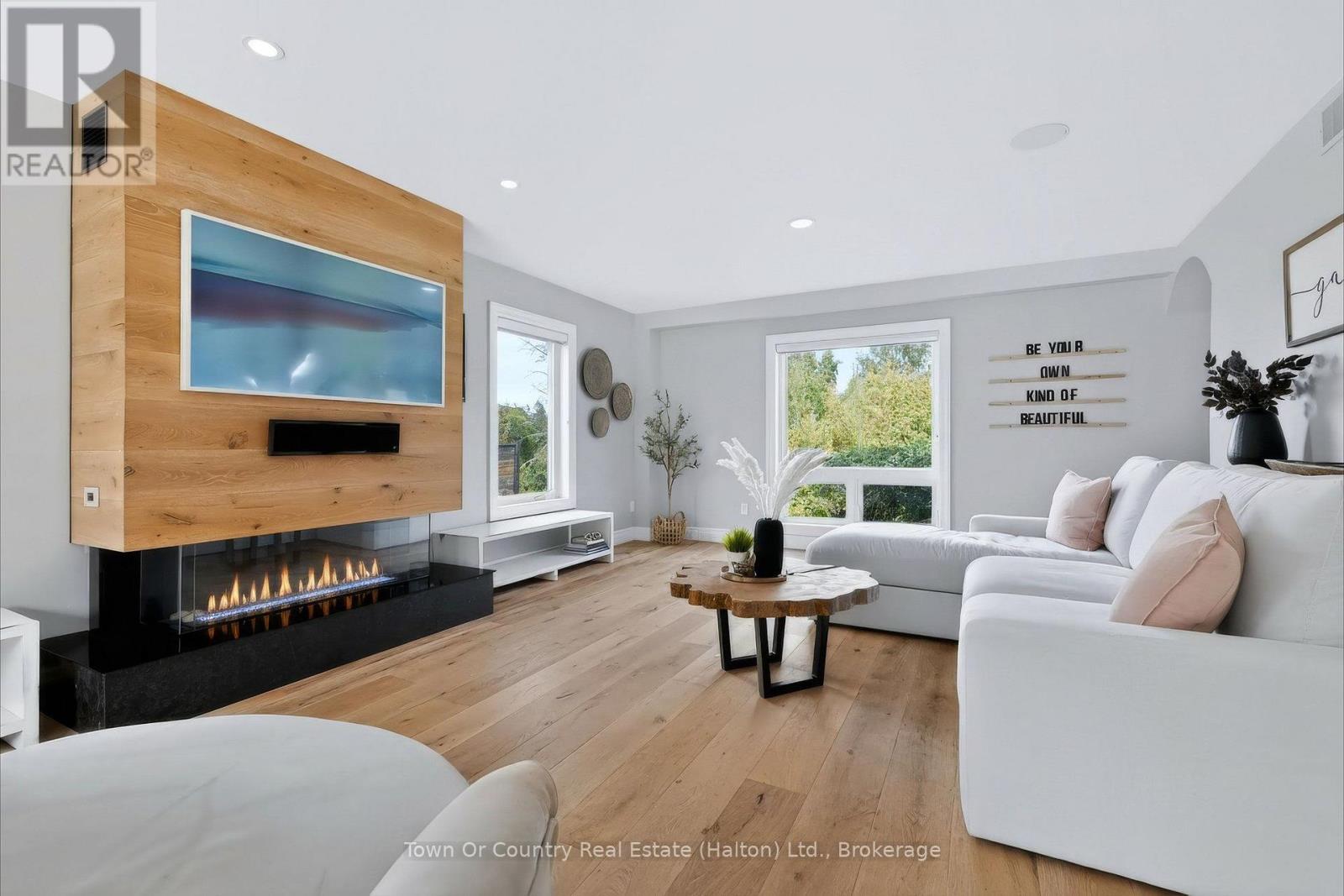 5540 8th Line Property Photo 19