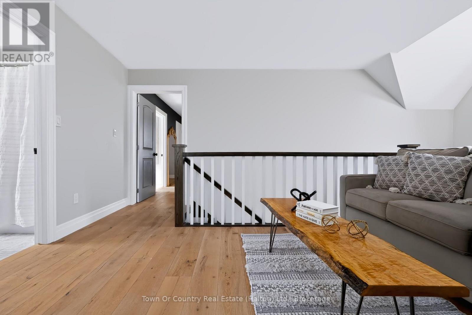 5540 8th Line Property Photo 23