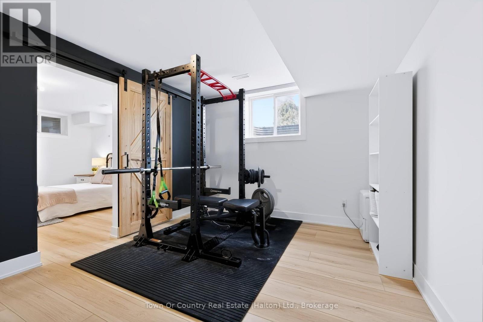 5540 8th Line Property Photo 36
