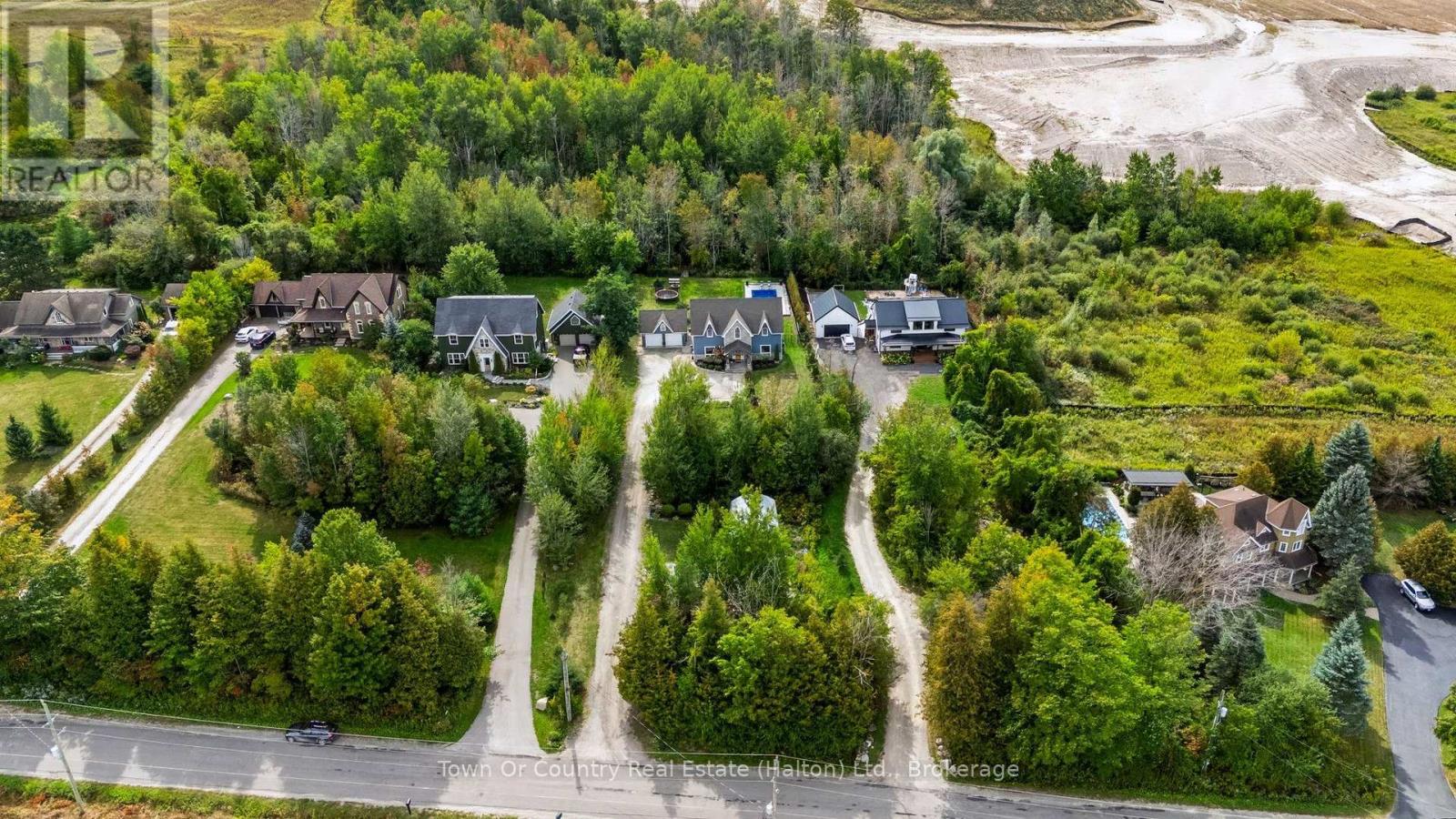 5540 8th Line Property Photo 44