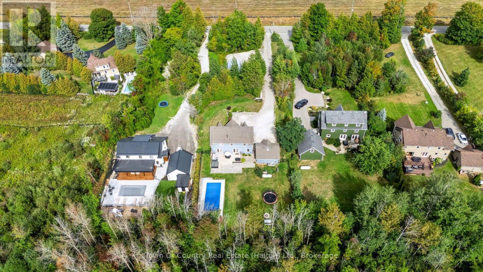 5540 8th Line Property Photo 48