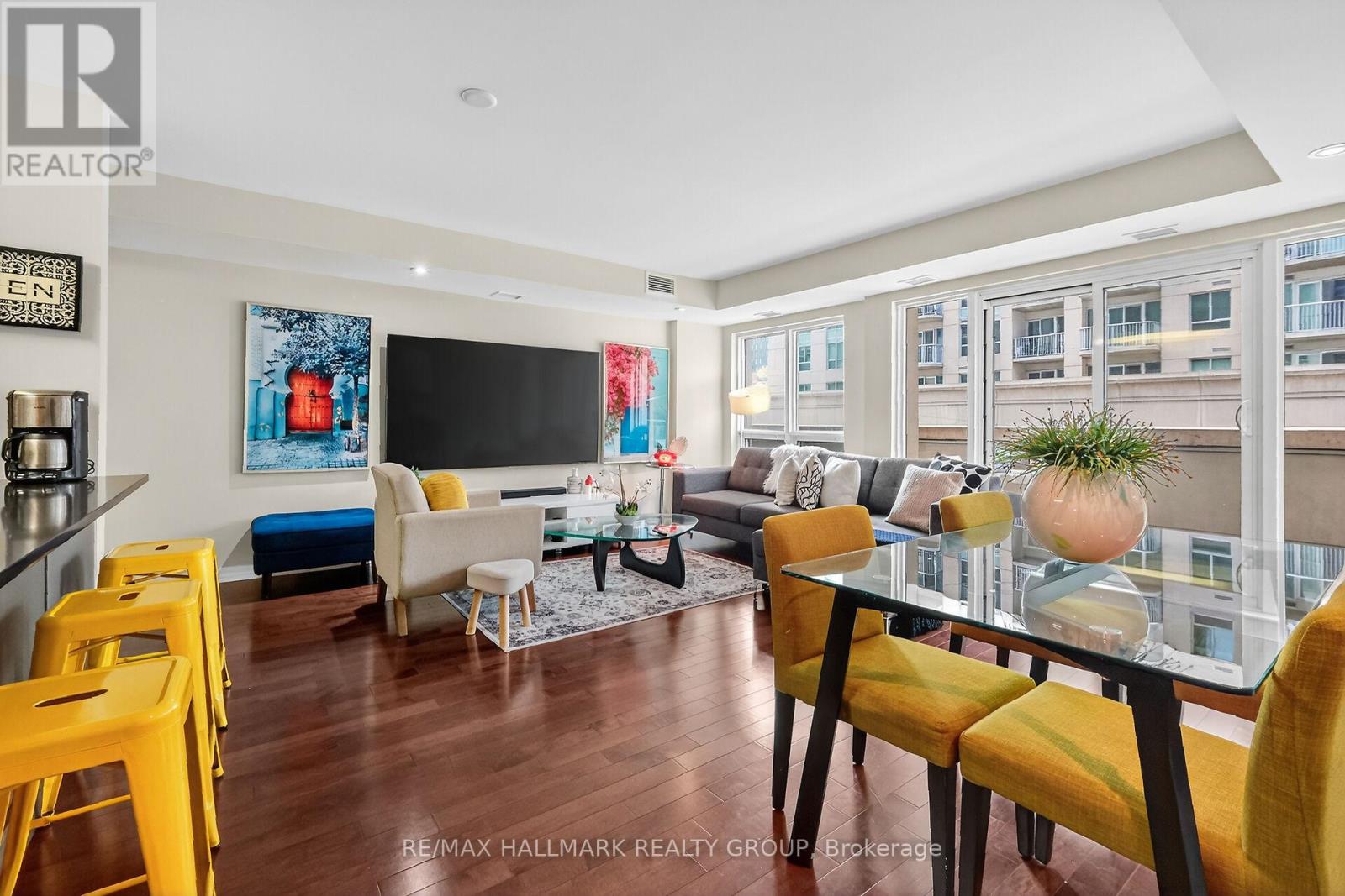 206 - 242 RIDEAU STREET Property Photo 1