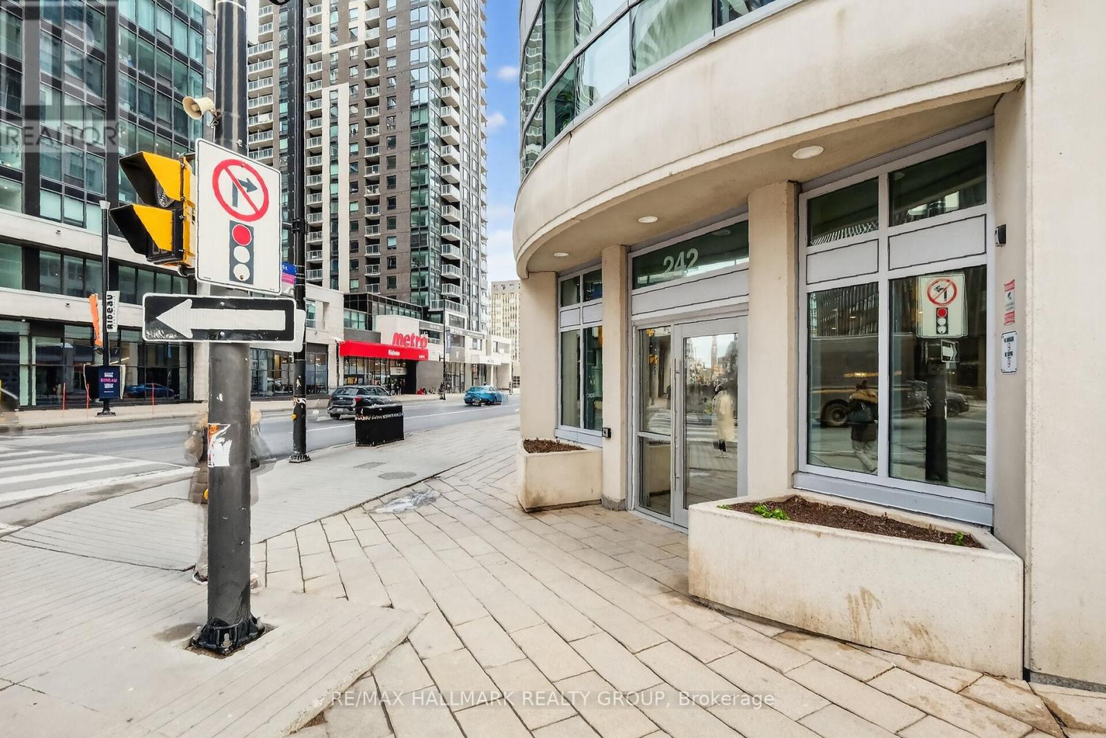 206 - 242 Rideau Street Property Photo 3