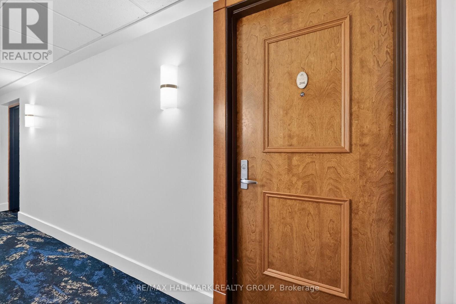 206 - 242 Rideau Street Property Photo 6