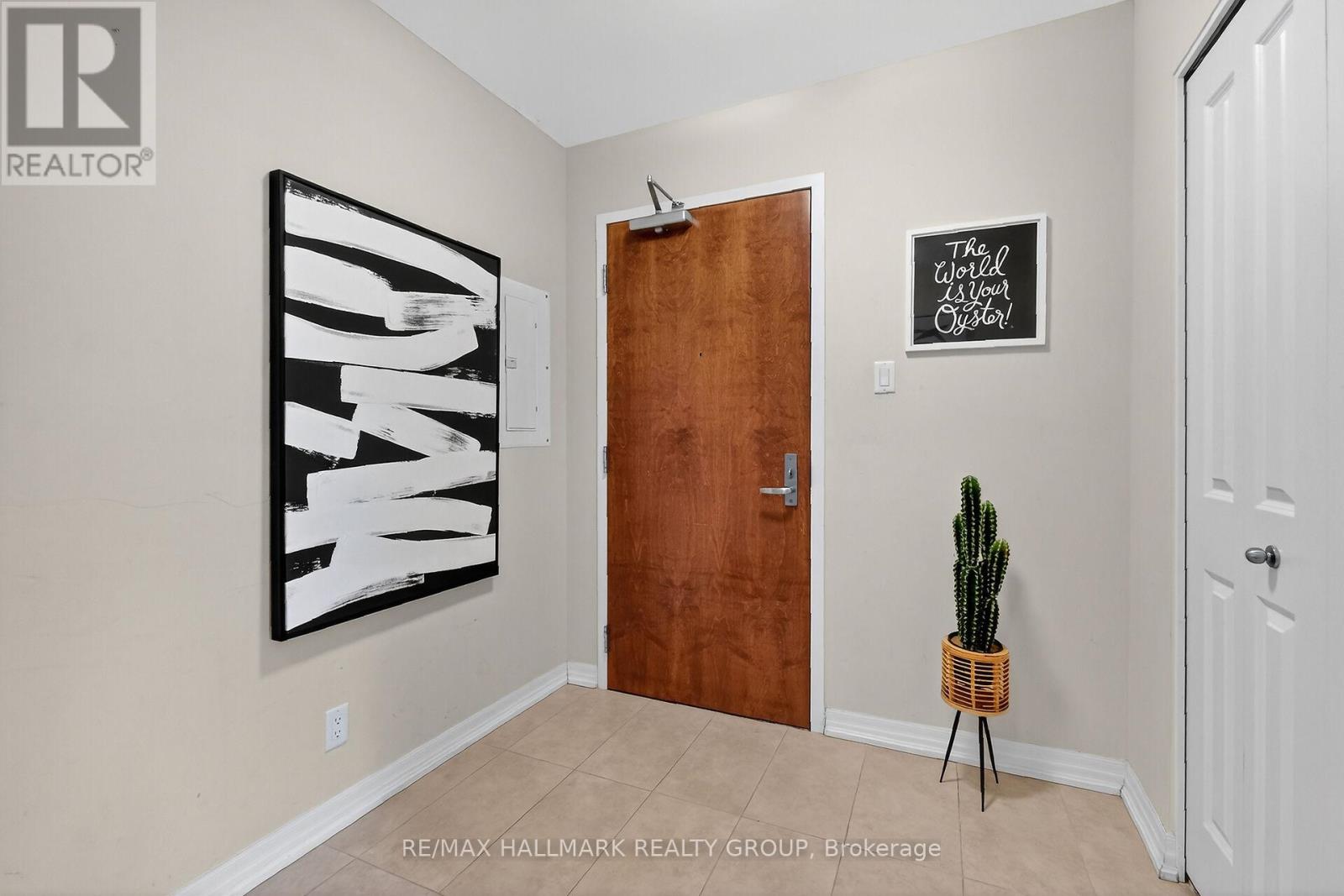 206 - 242 Rideau Street Property Photo 7