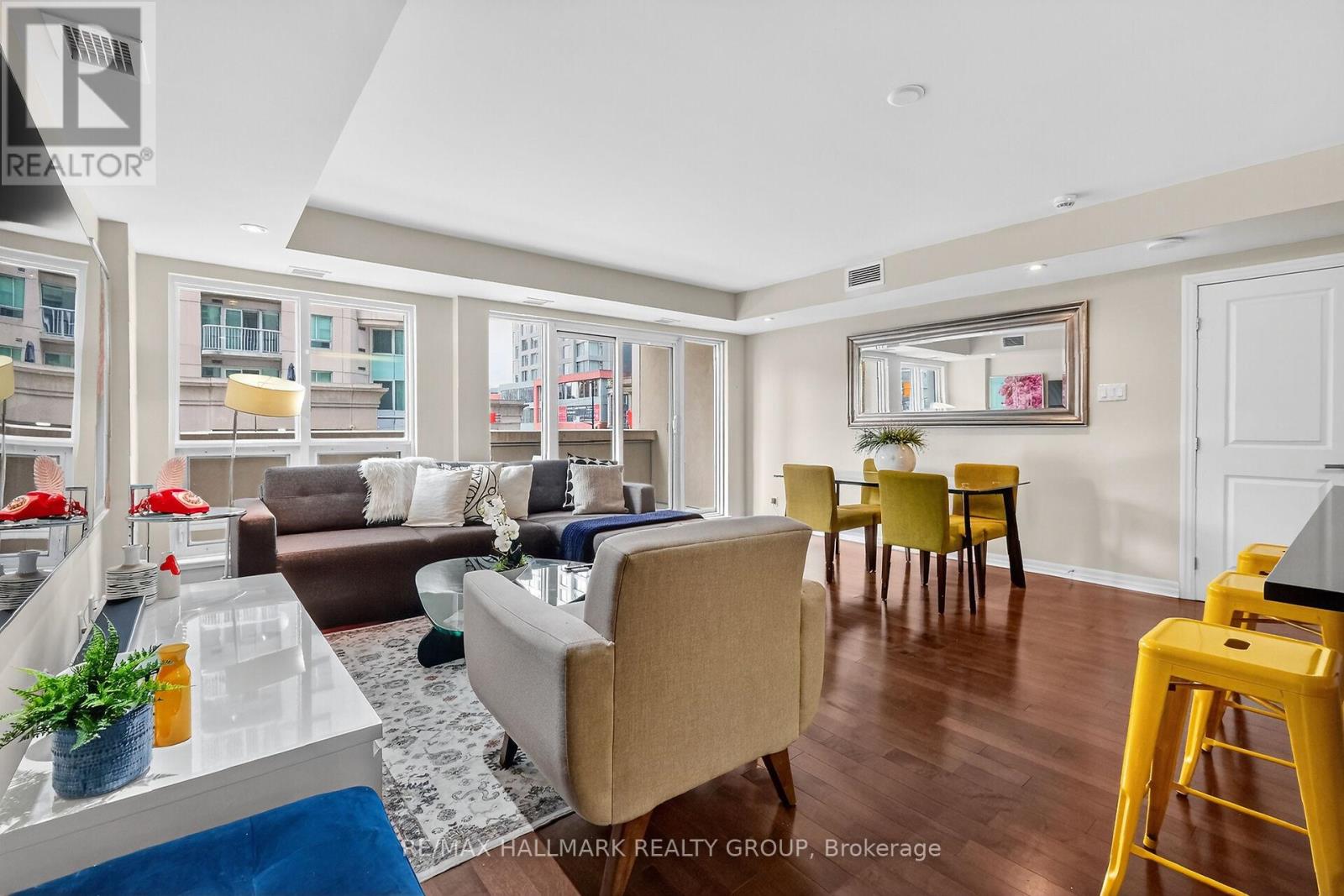 206 - 242 Rideau Street Property Photo 12