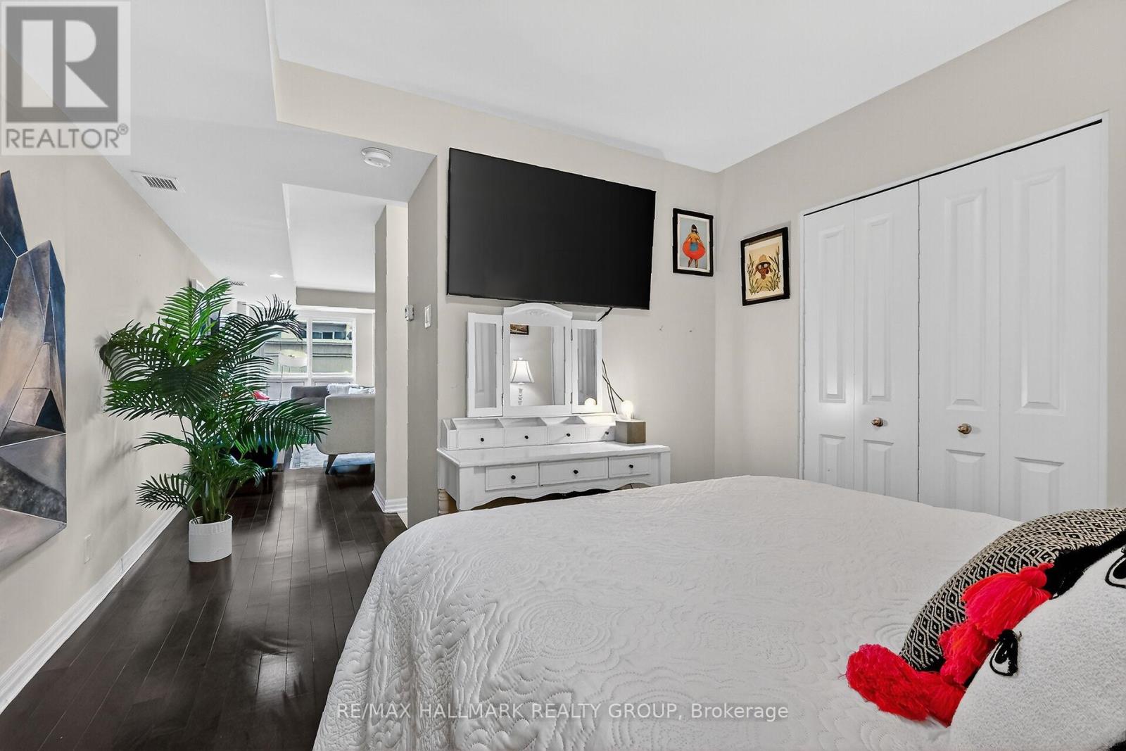 206 - 242 Rideau Street Property Photo 19