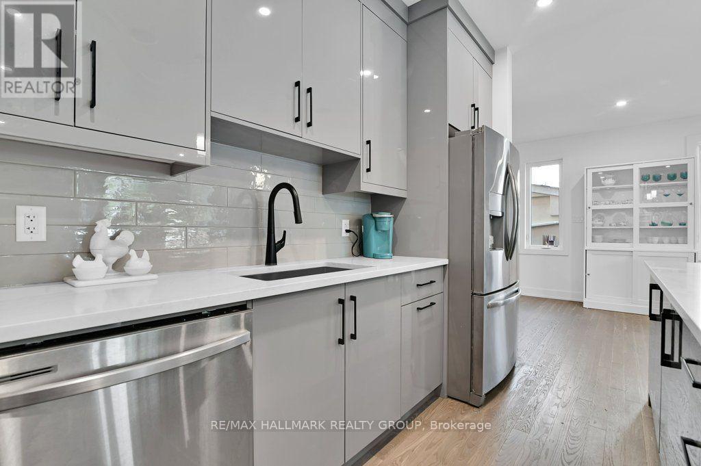 581 Queen Mary Street Property Photo 8