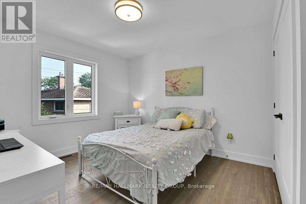 581 Queen Mary Street Property Photo 25