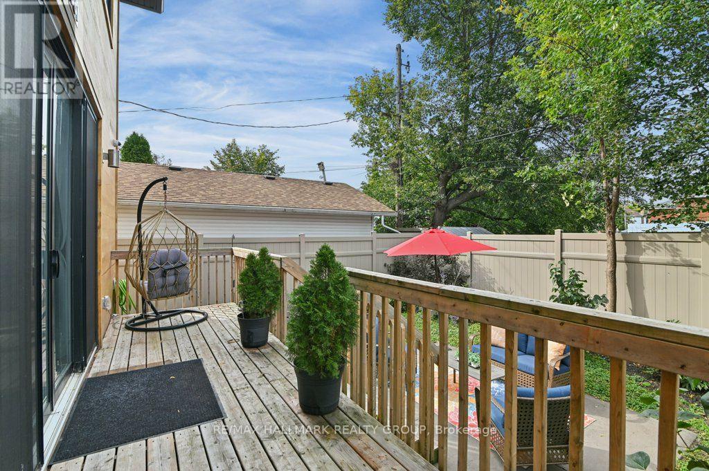581 Queen Mary Street Property Photo 33