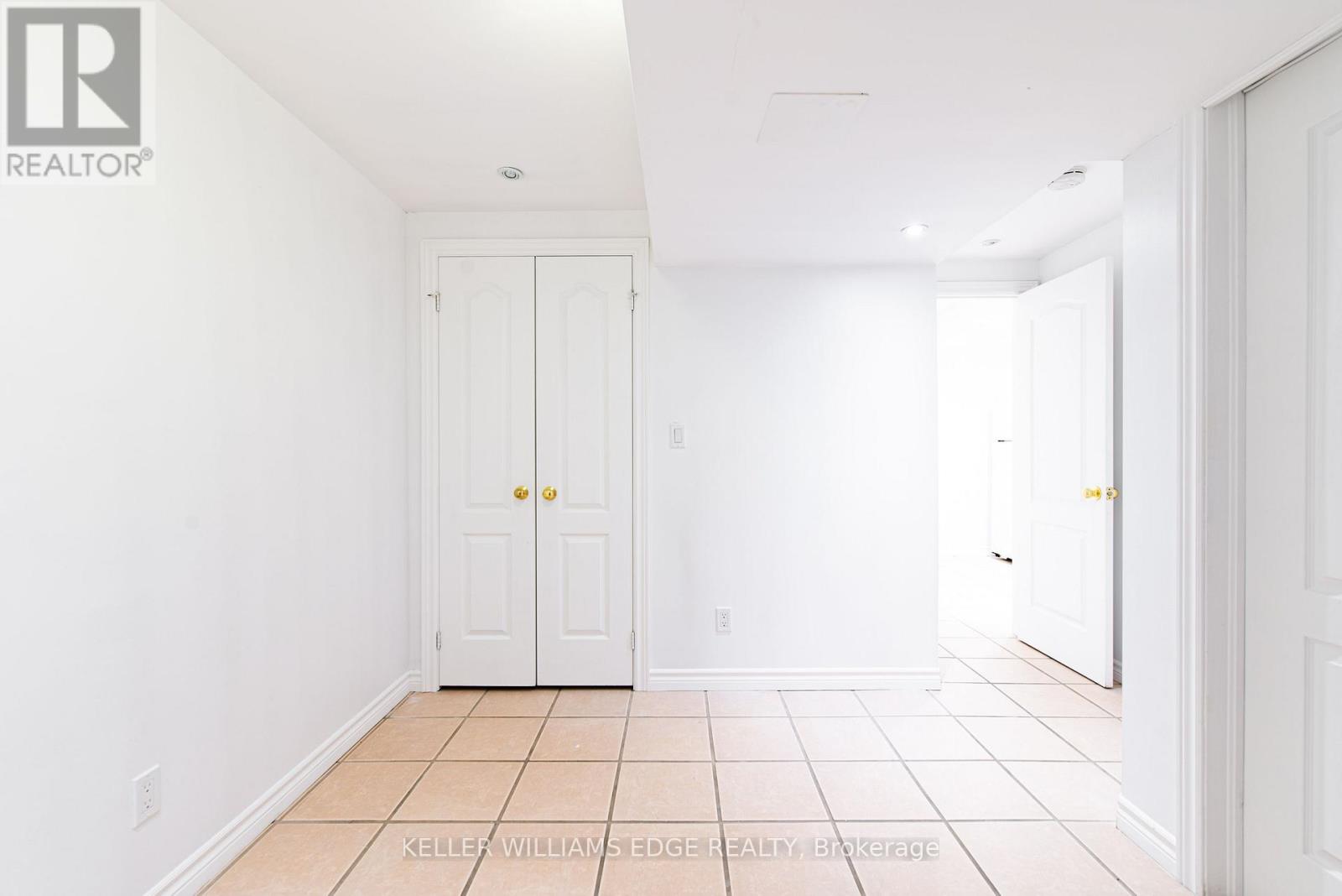 Room E - 119 Summers Drive Property Photo 29