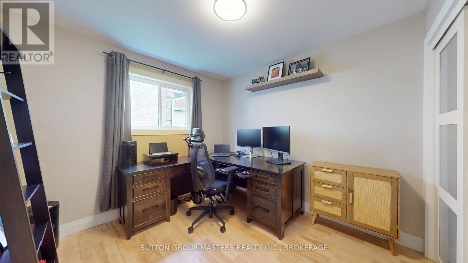 1196 Gladstone Way Property Photo 19