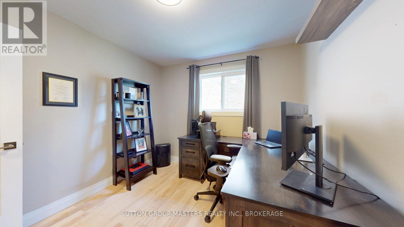 1196 Gladstone Way Property Photo 20