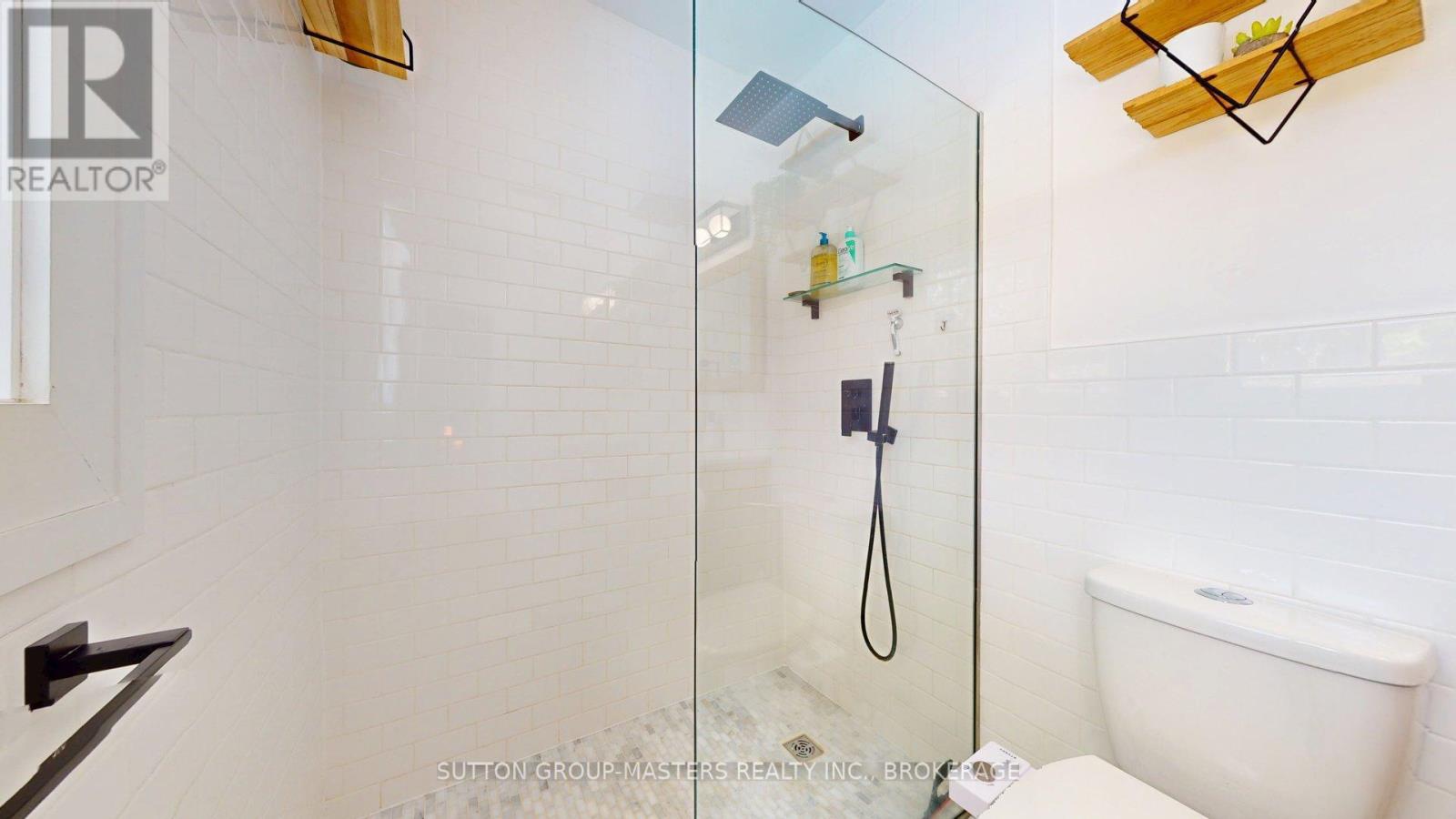 1196 Gladstone Way Property Photo 29
