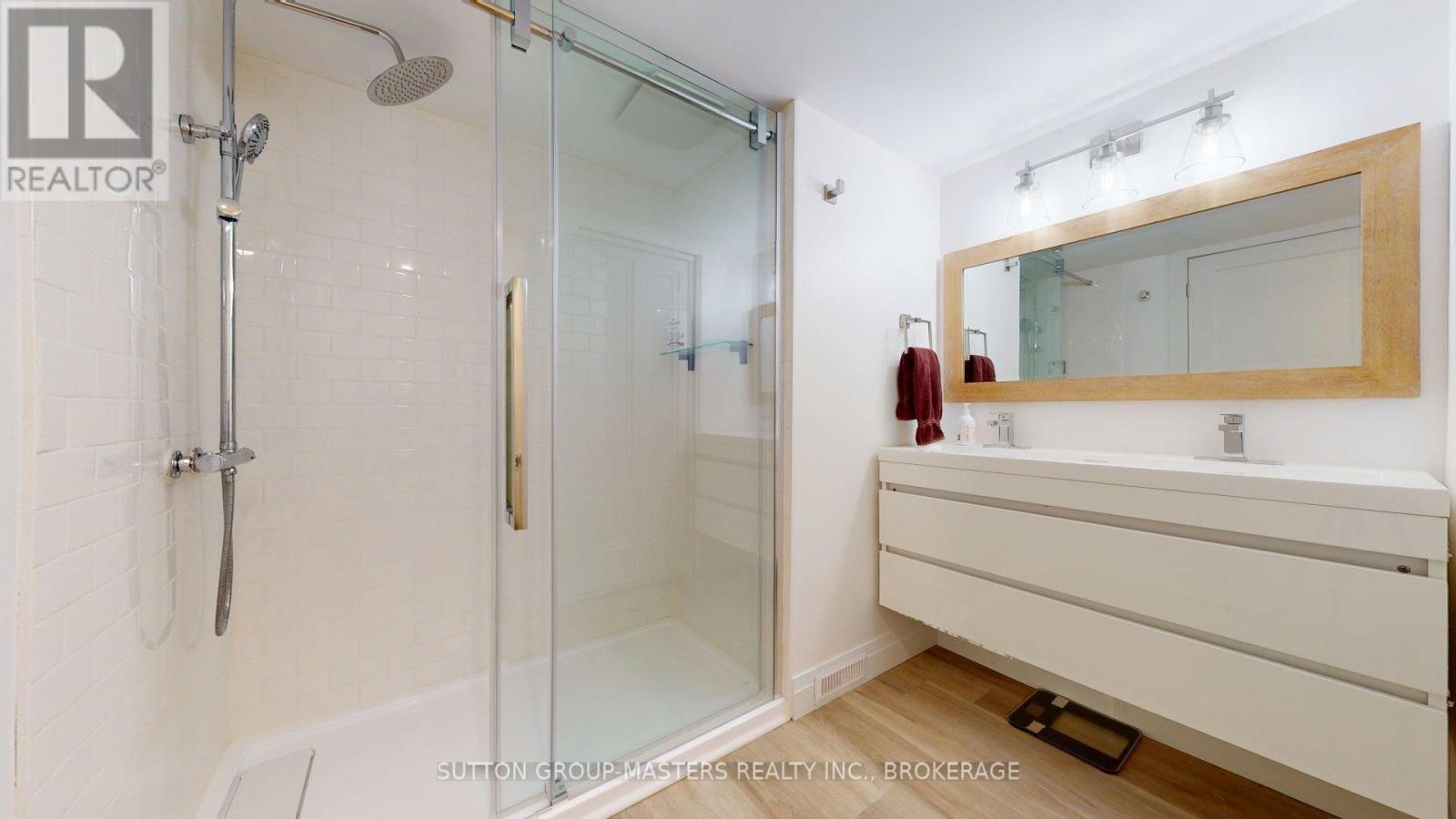 1196 Gladstone Way Property Photo 37
