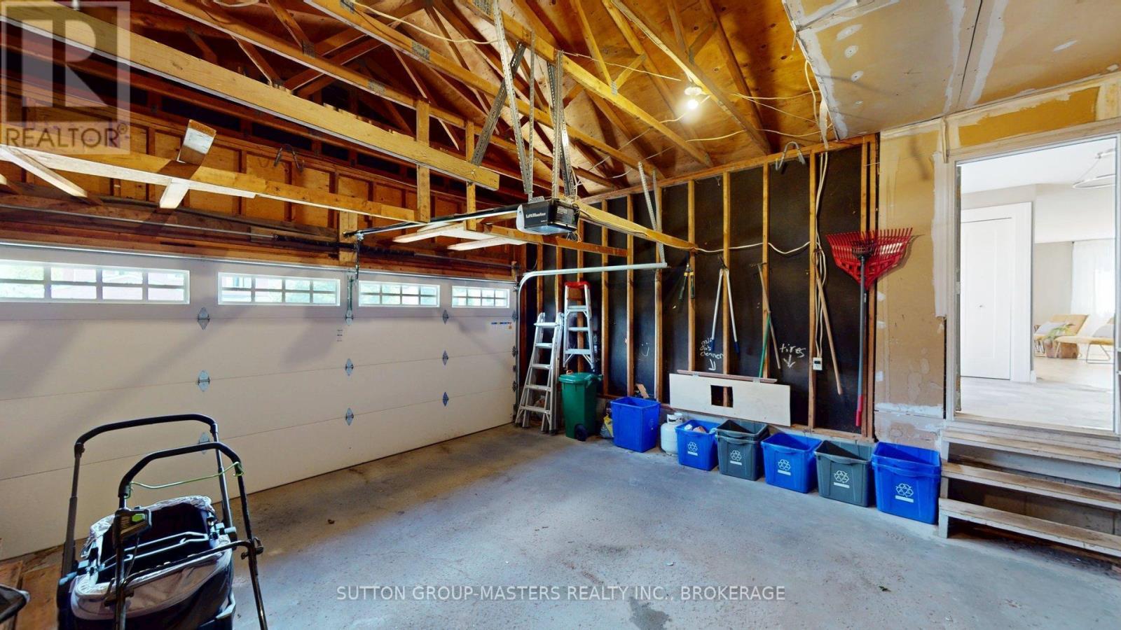 1196 Gladstone Way Property Photo 41