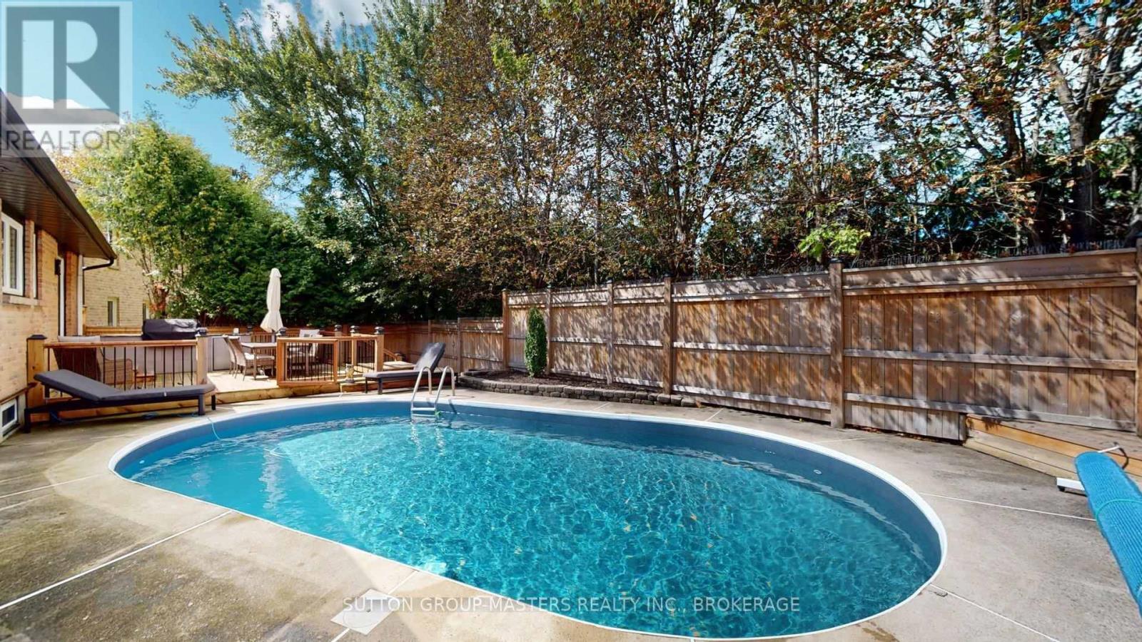 1196 Gladstone Way Property Photo 49
