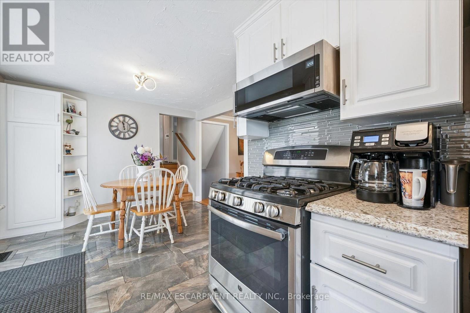 847 Doon Village Road Property Photo 6