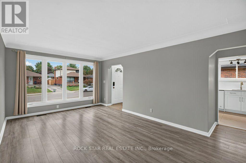 40 Clarendon Avenue Property Photo 4