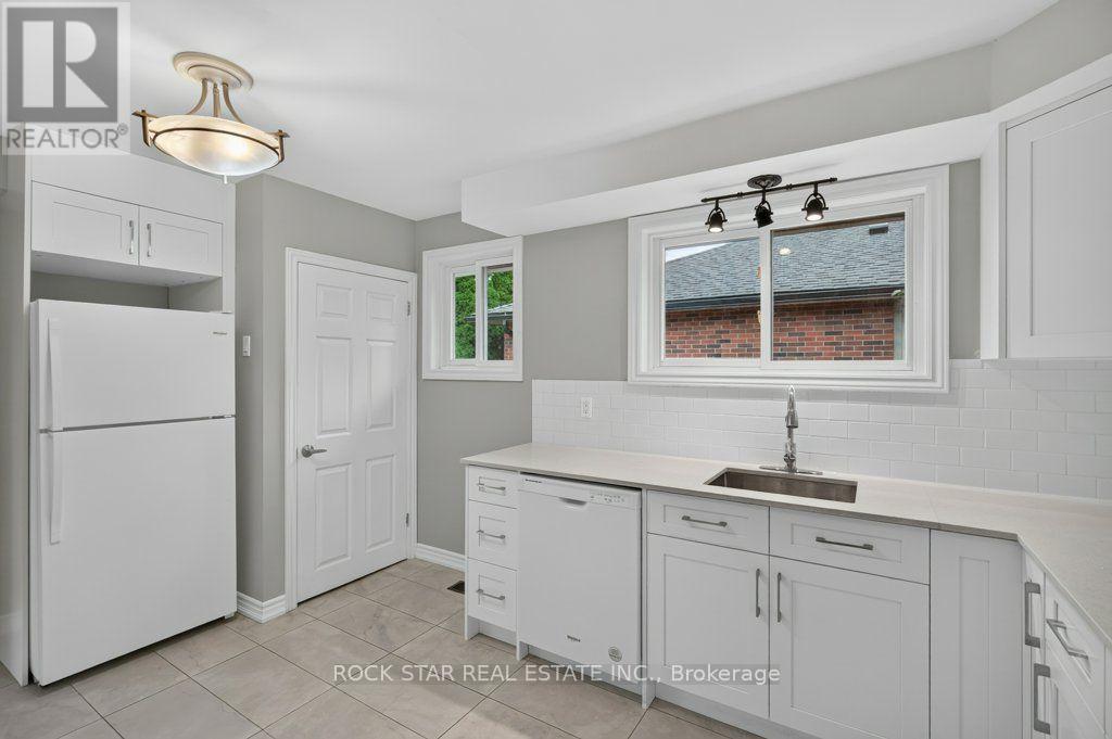 40 Clarendon Avenue Property Photo 9