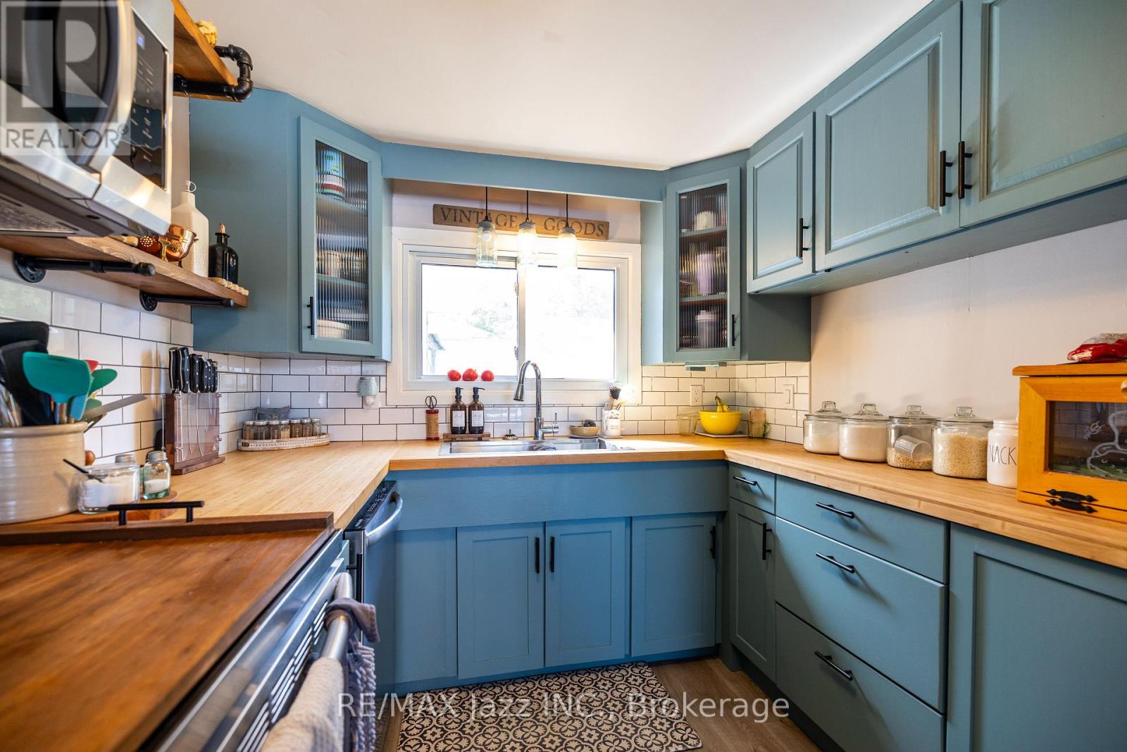 70 Marine Drive Property Photo 14