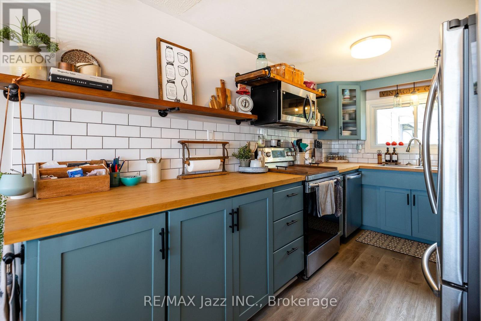 70 Marine Drive Property Photo 15