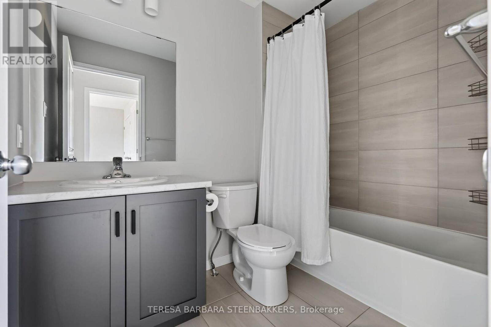 674 Taliesin Crescent N Property Photo 15