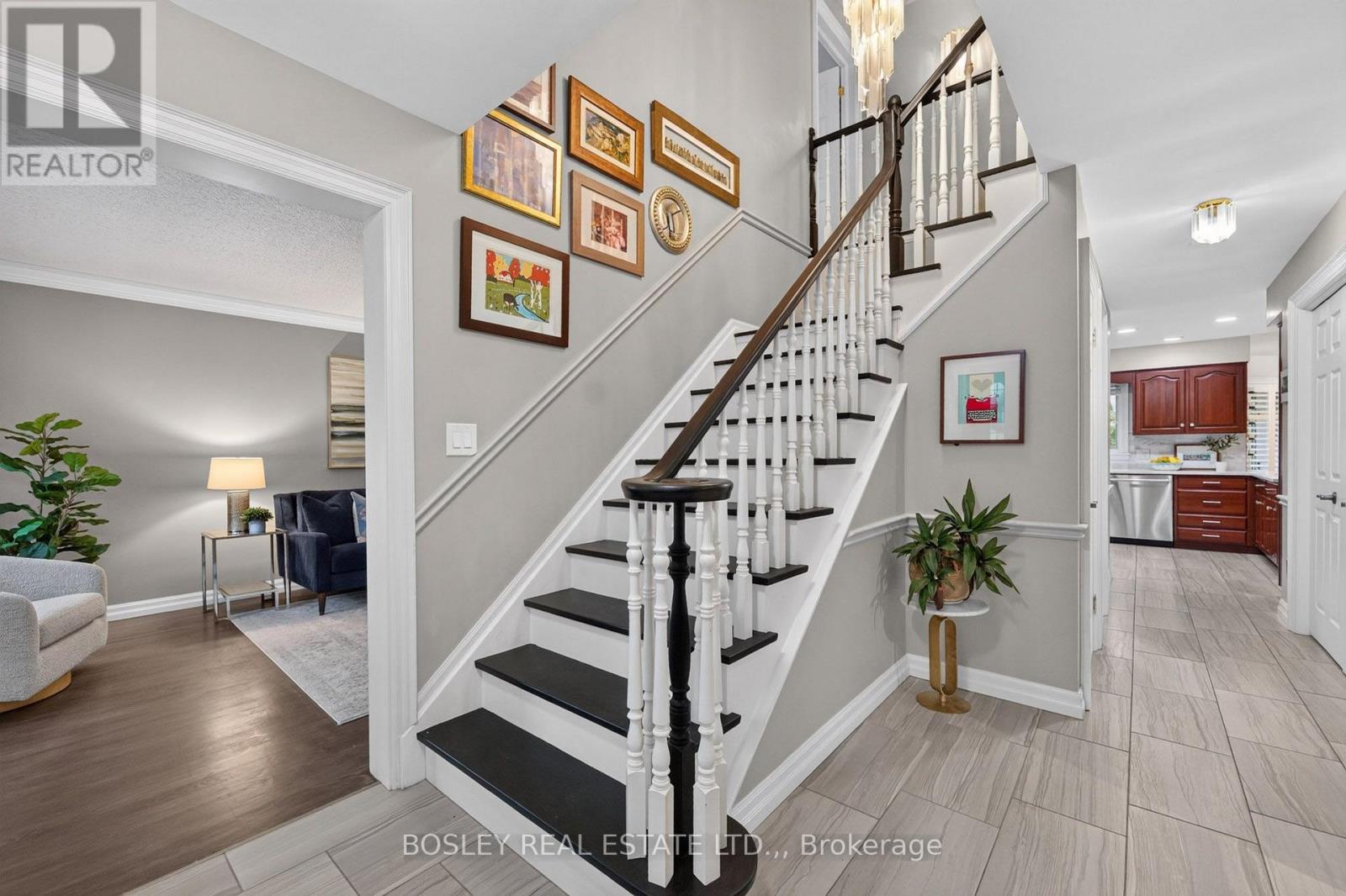 28 Arbour Glen Drive Property Photo 3