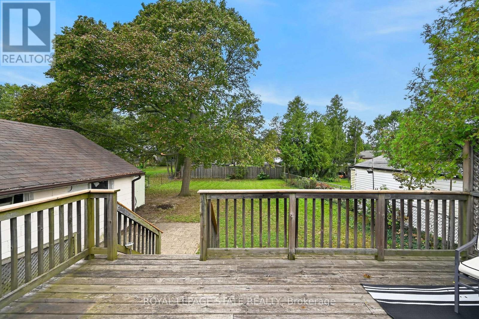 390 East 37th Street Property Photo 3