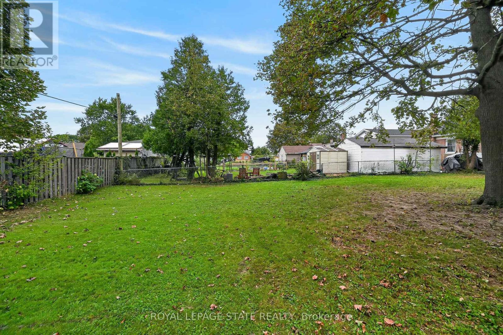 390 East 37th Street Property Photo 6