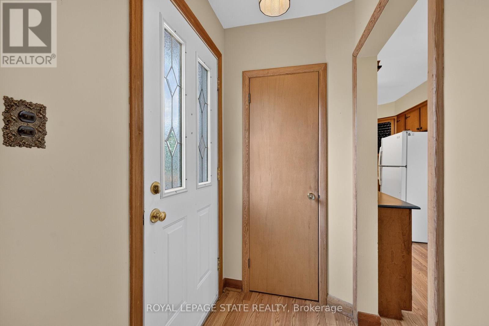 390 East 37th Street Property Photo 10