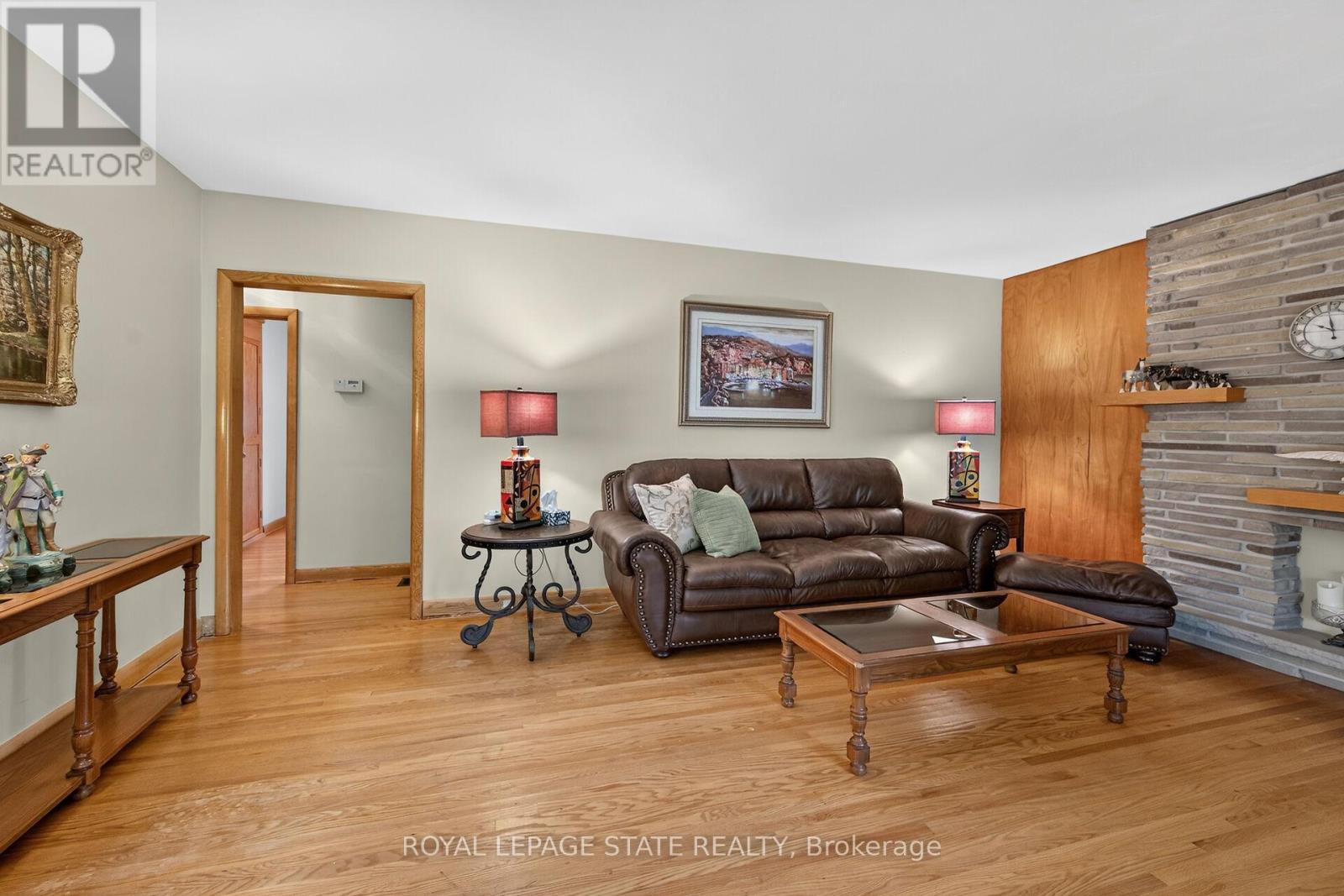 390 East 37th Street Property Photo 13