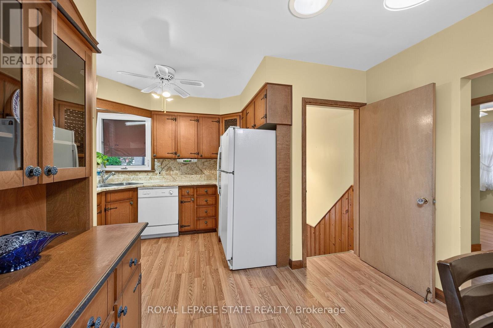 390 East 37th Street Property Photo 21
