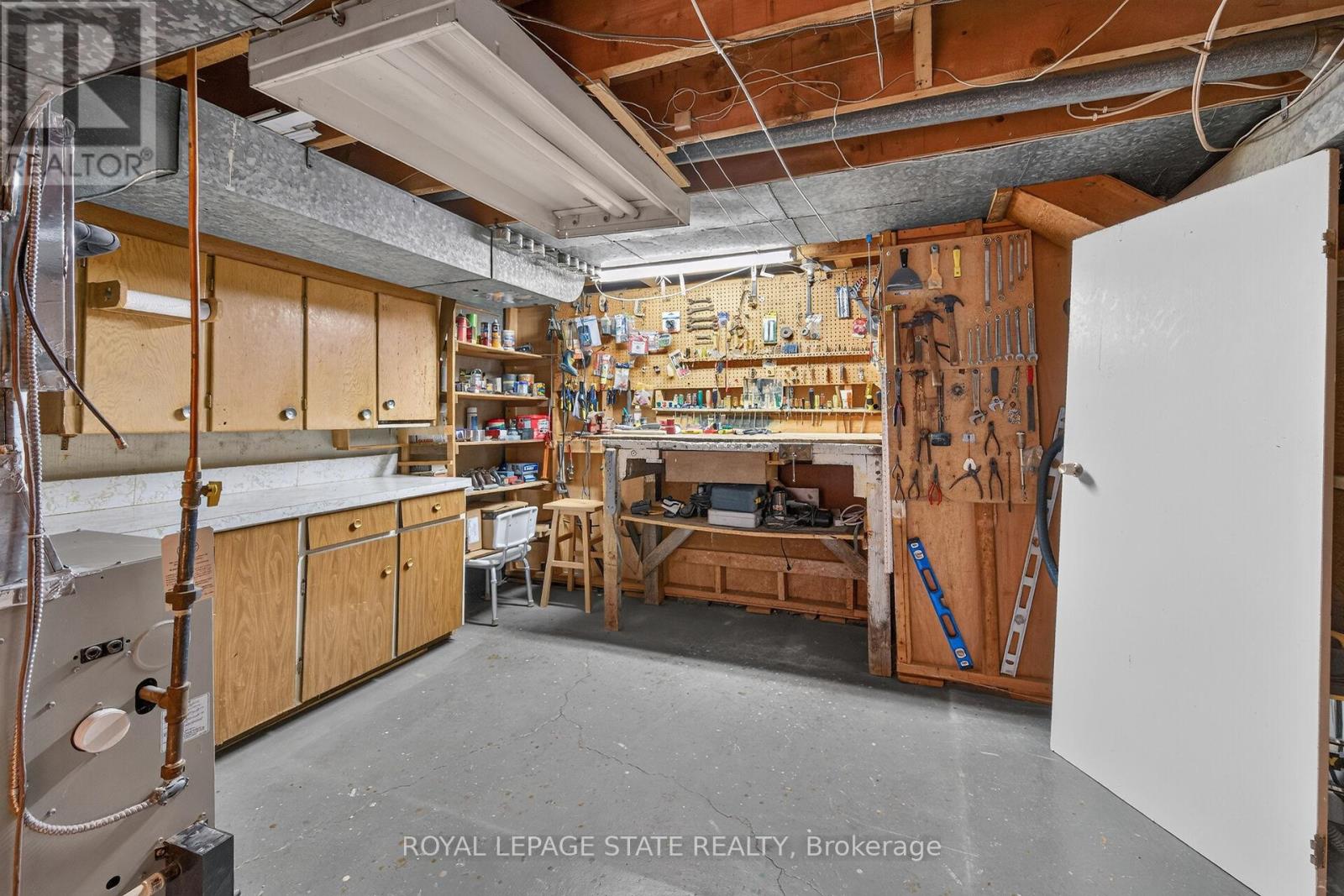 390 East 37th Street Property Photo 37