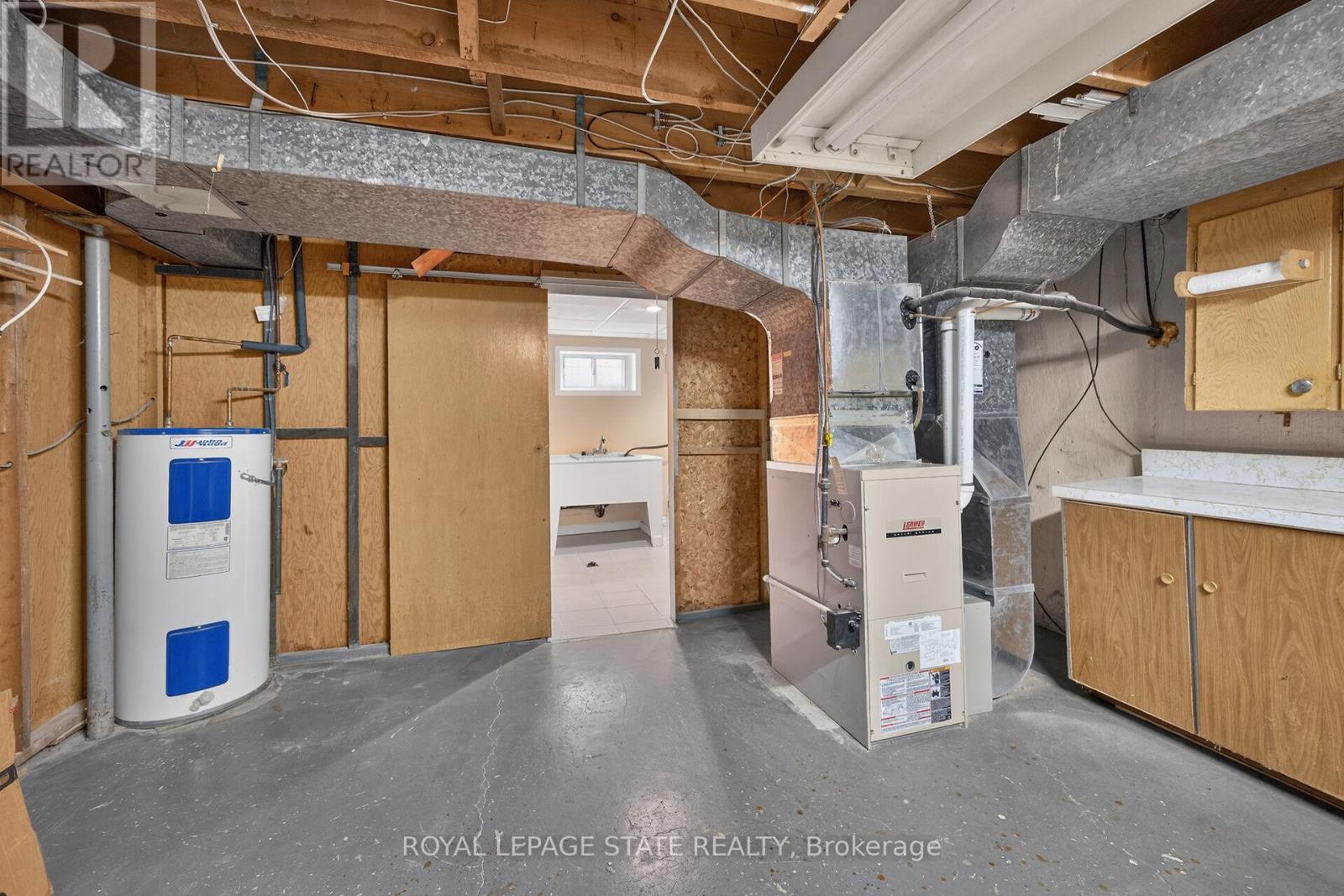 390 East 37th Street Property Photo 38