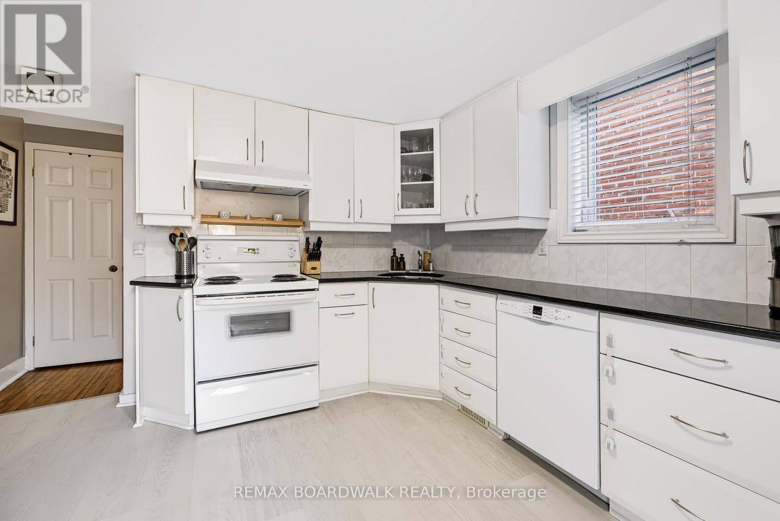 239 Wilbrod Street Property Photo 11