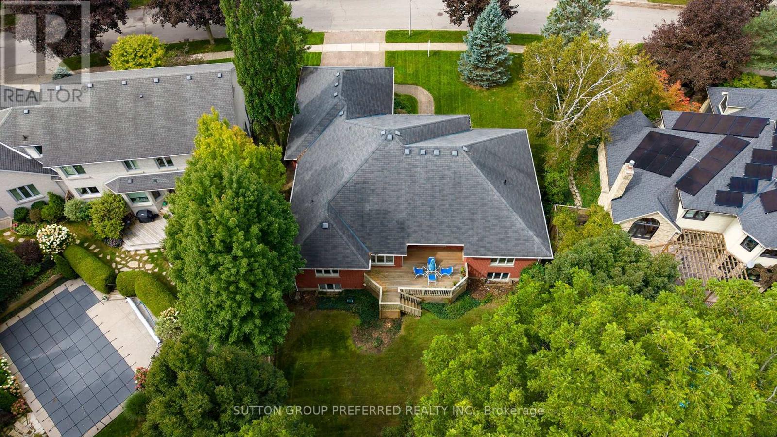 179 Carriage Hill Drive N Property Photo 6