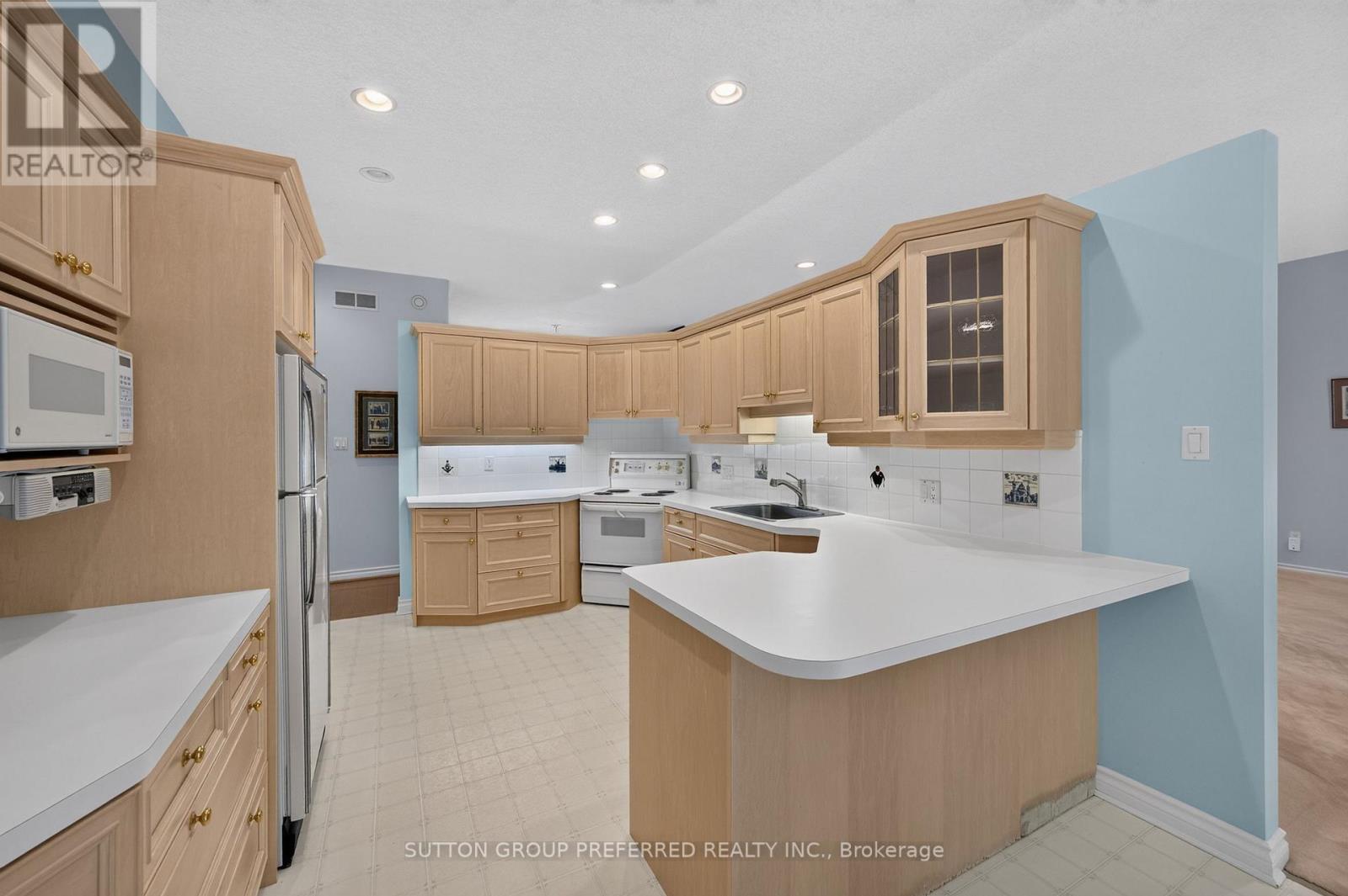 179 Carriage Hill Drive N Property Photo 12