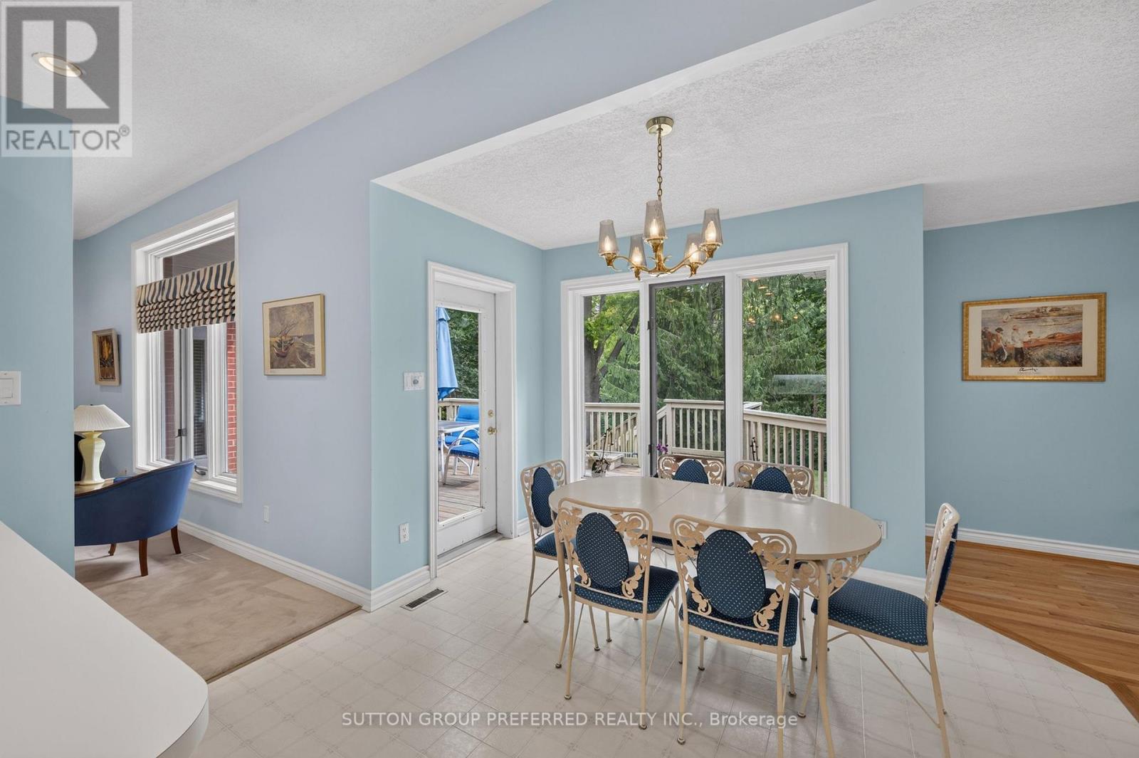 179 Carriage Hill Drive N Property Photo 18