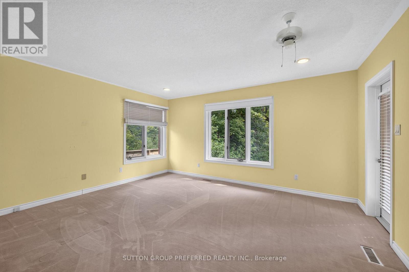 179 Carriage Hill Drive N Property Photo 25