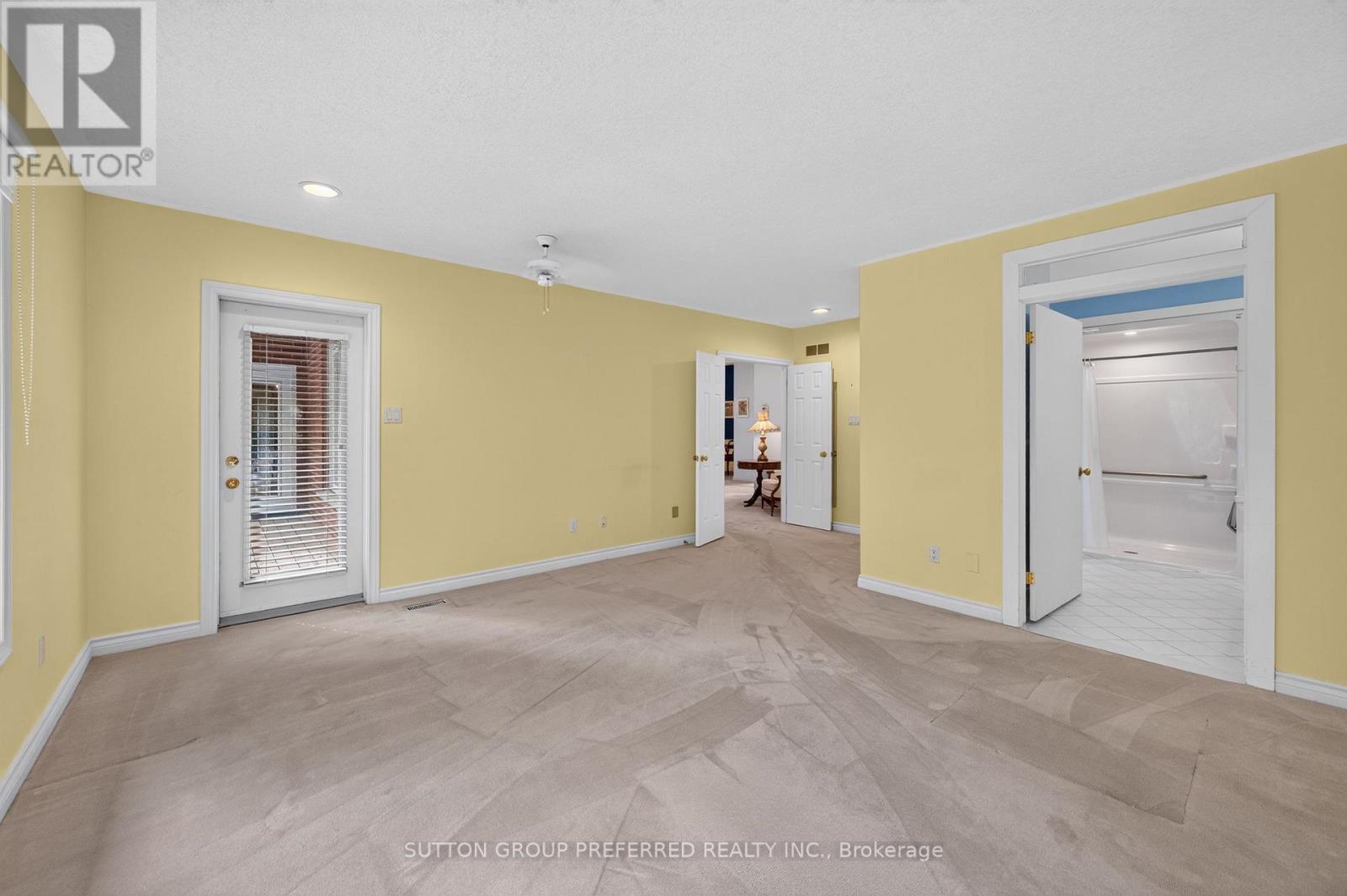 179 Carriage Hill Drive N Property Photo 26