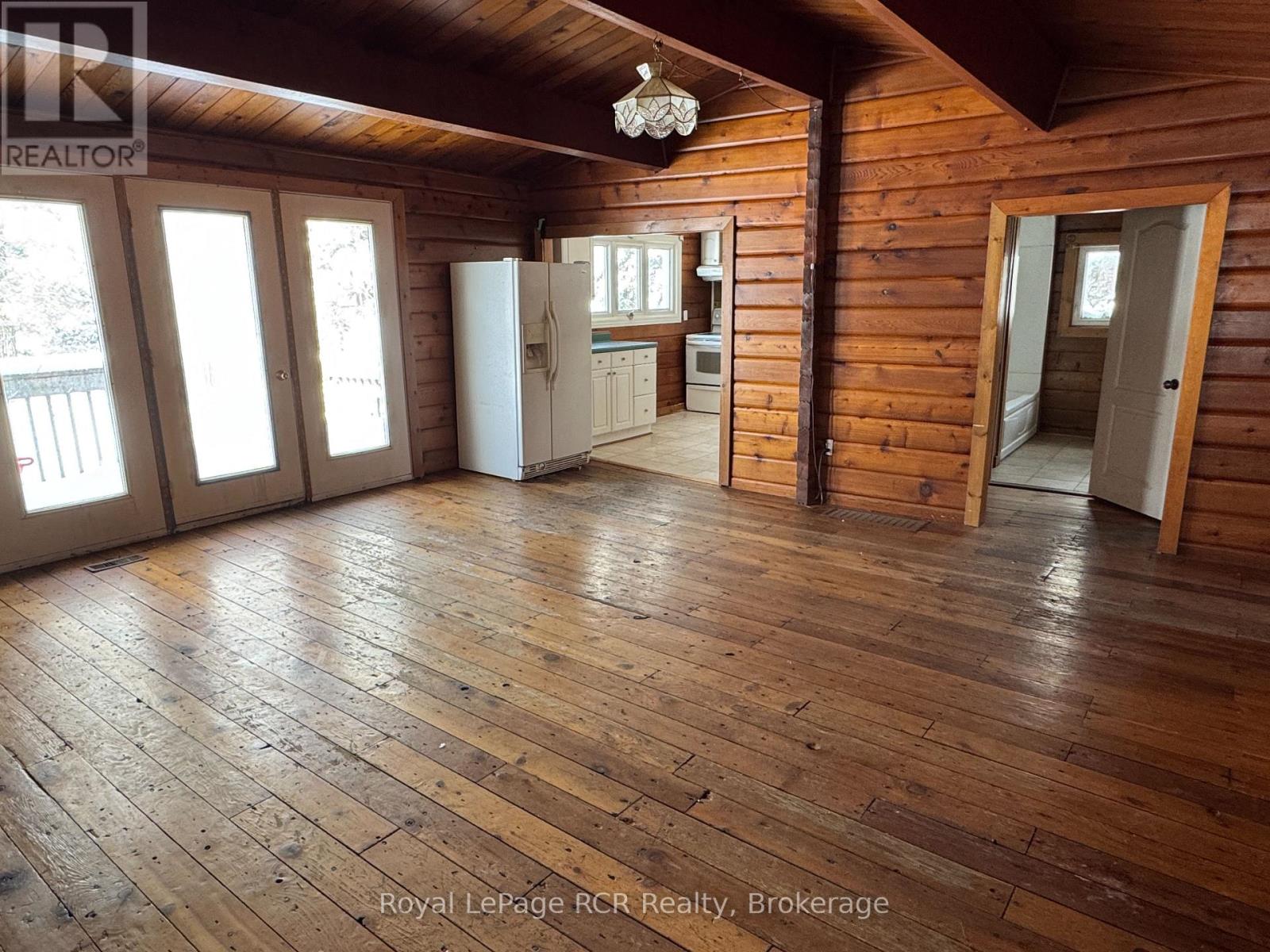 600457 50 Side Road Property Photo 3