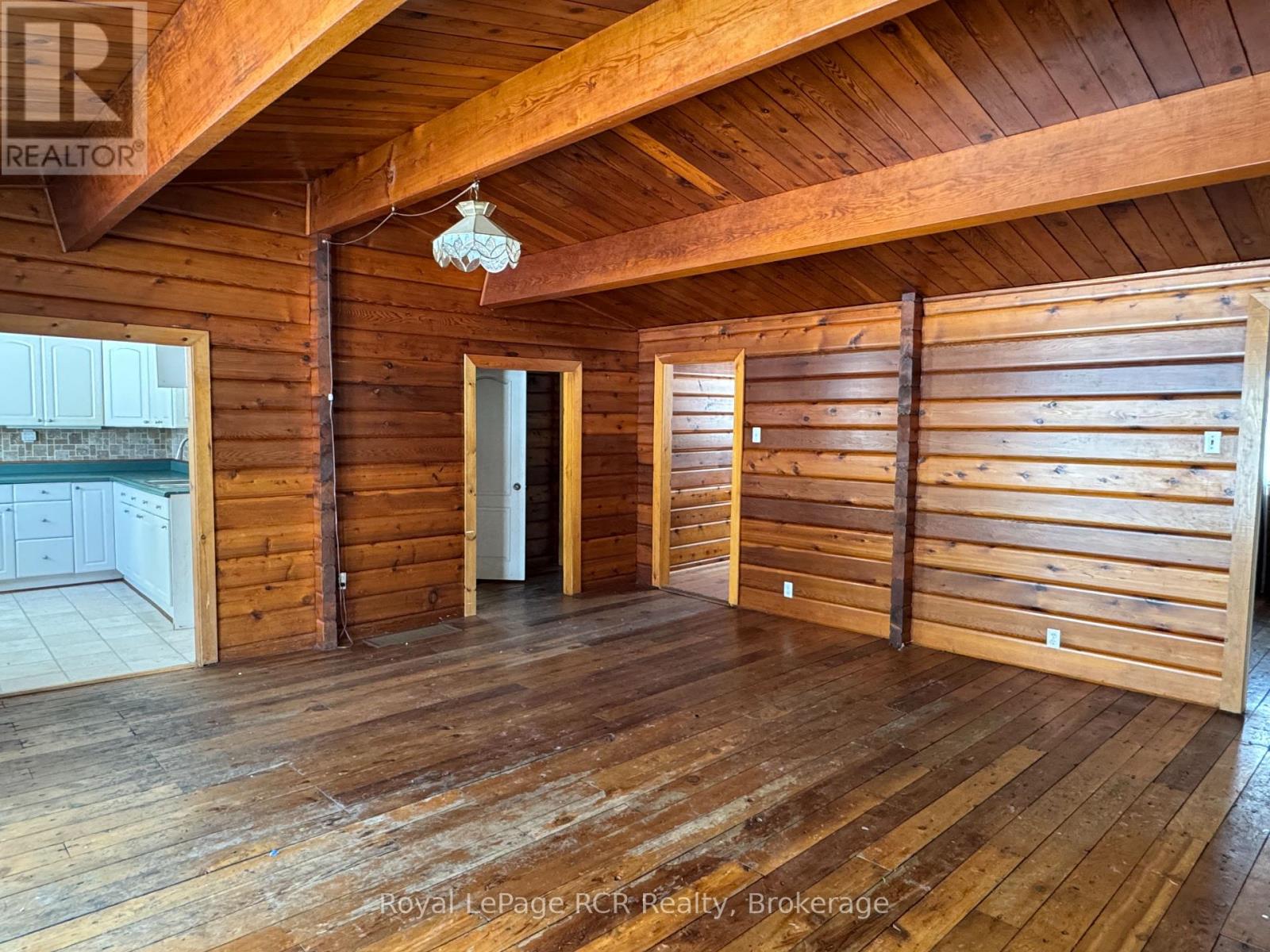 600457 50 Side Road Property Photo 4