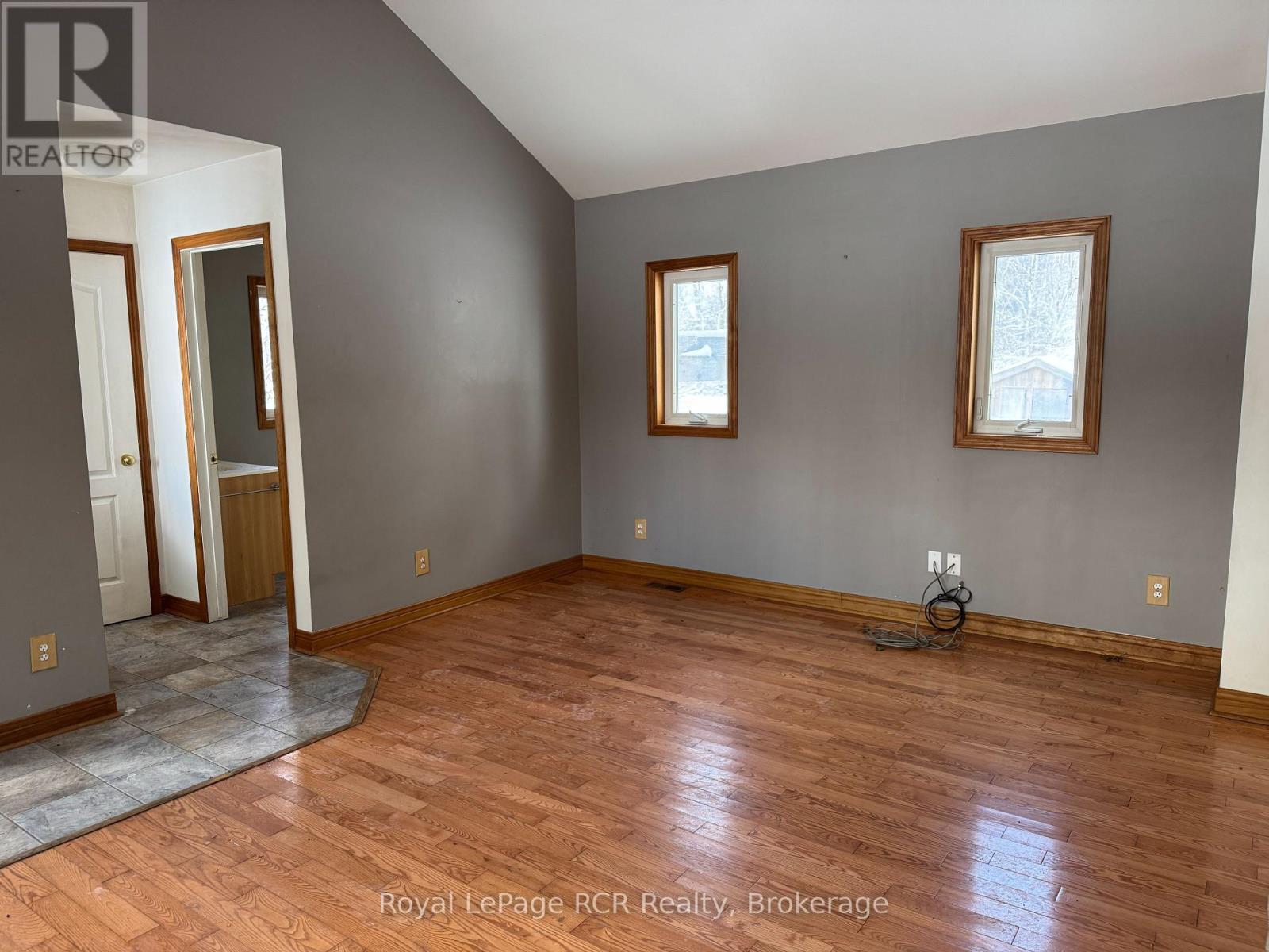 600457 50 Side Road Property Photo 7
