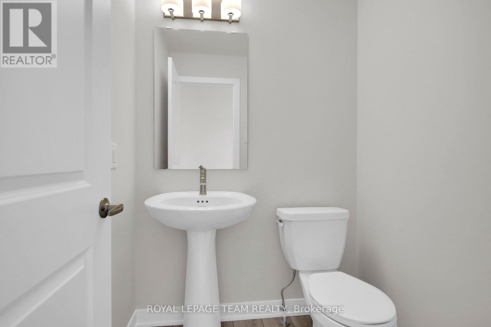 734 Haflinger Row Property Photo 4