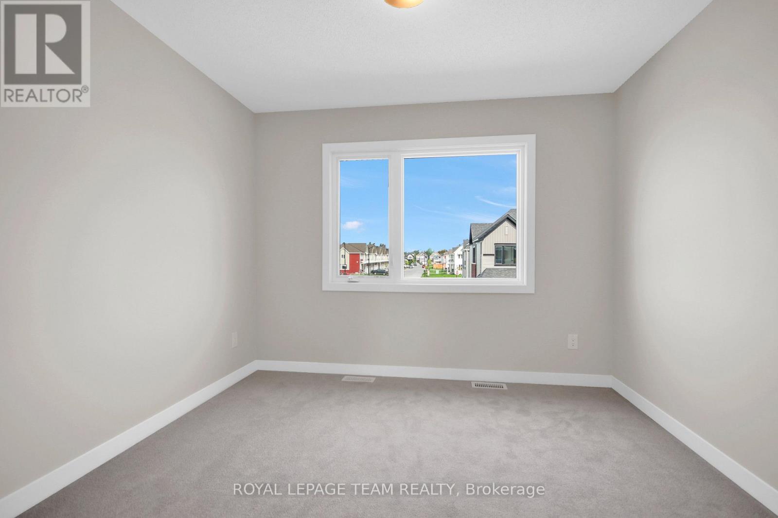 734 Haflinger Row Property Photo 21